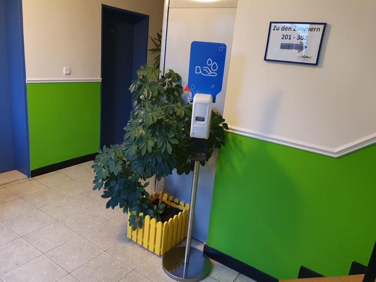 Smart Hostel By Landgasthof Velber 24H7D Seelze المظهر الخارجي الصورة