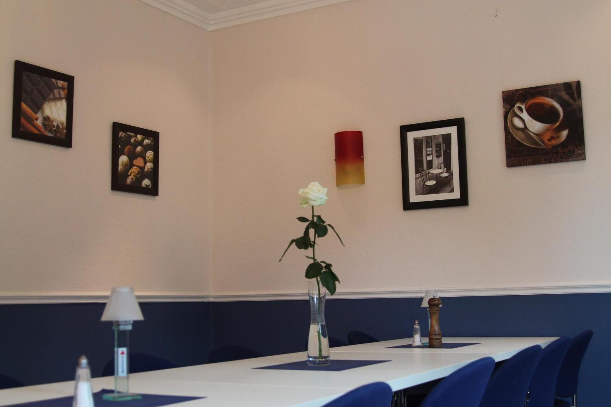 Smart Hostel By Landgasthof Velber 24H7D Seelze المظهر الخارجي الصورة