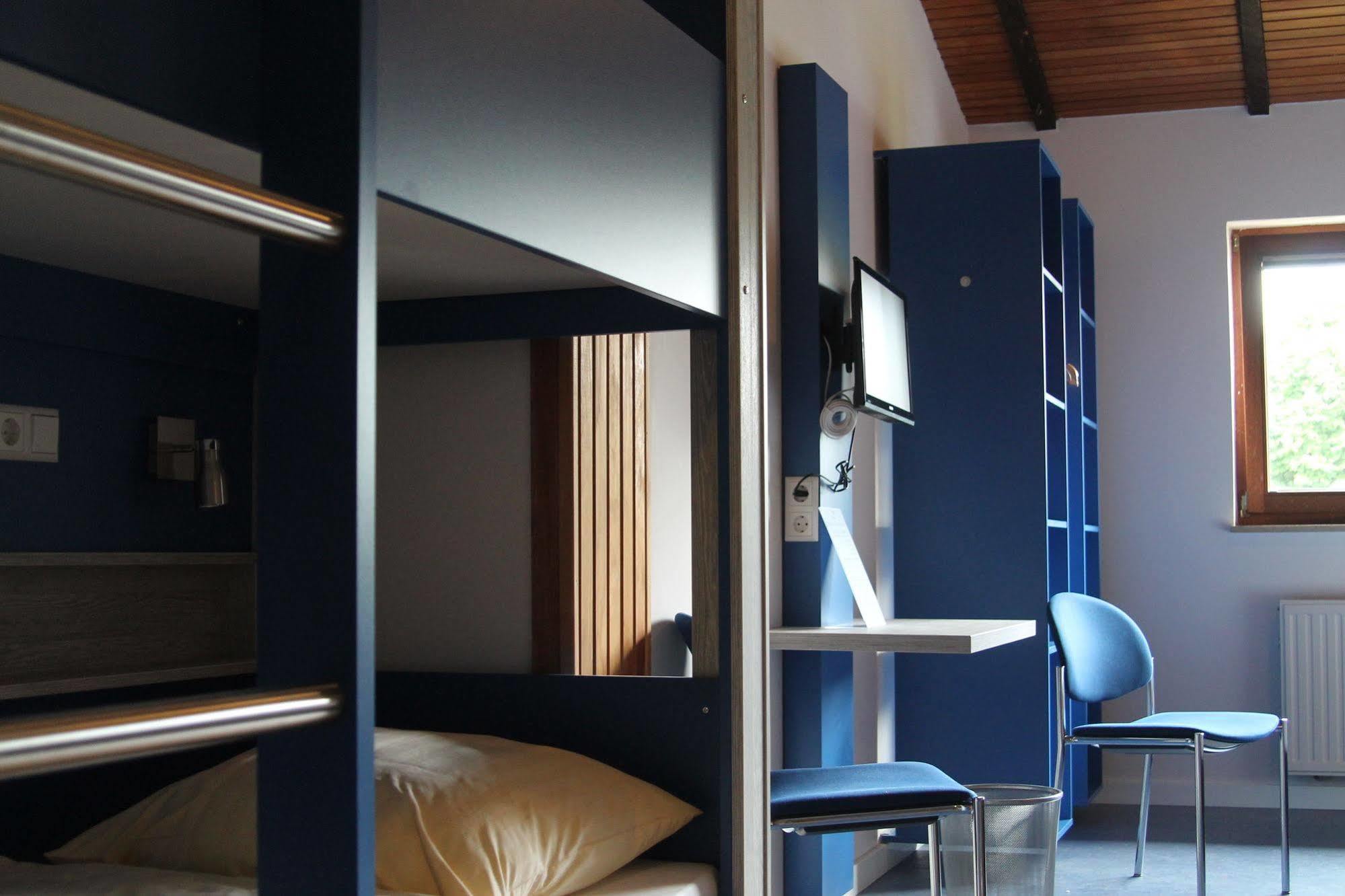 Smart Hostel By Landgasthof Velber 24H7D Seelze المظهر الخارجي الصورة